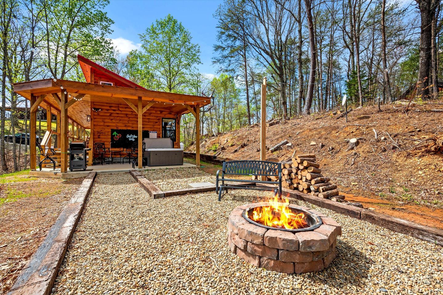 Rustic Cabin Near Great Smoky Mountains, Tennessee