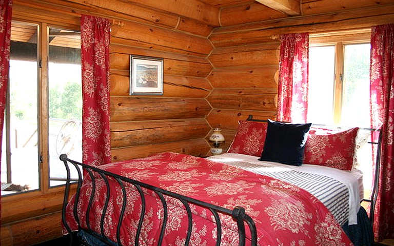 Cabins (Nye, Montana, United States)