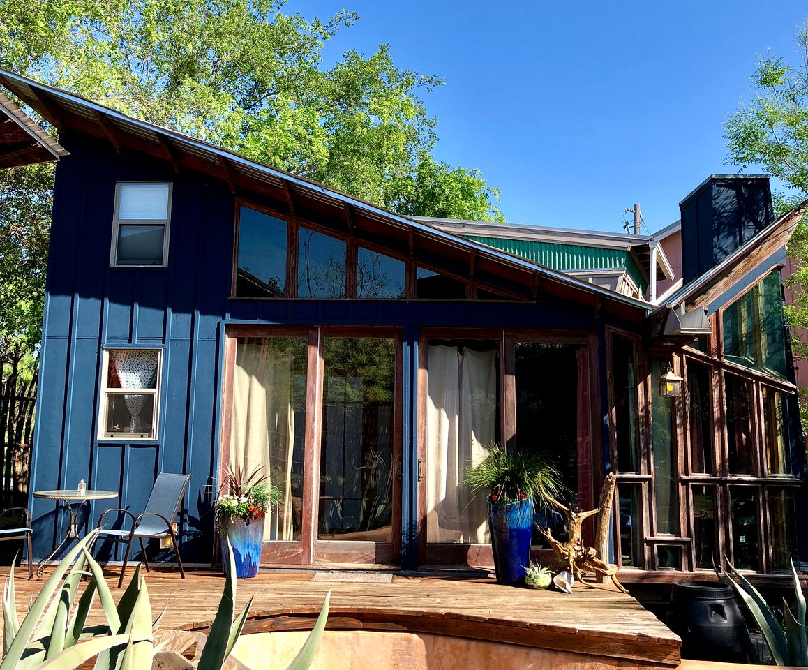 Magical Lakefront Eco-Cabin on Lake Travis, Spicewood, Texas