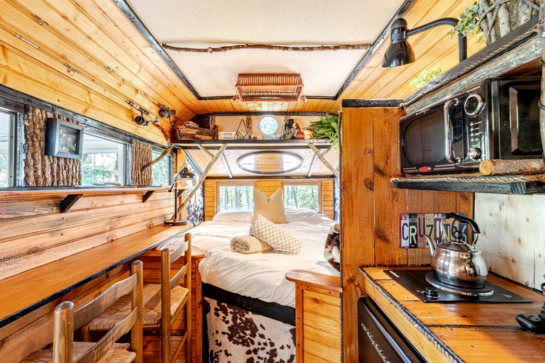 Caravans (United States of America, Transylvania County, North Carolina)