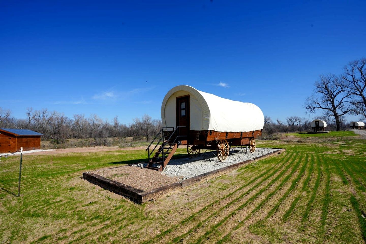 Secluded Caravan with Barbecue in Chilton, Texas