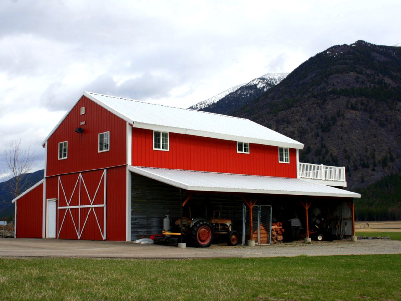 Barns (Columbia Falls, Montana, United States)