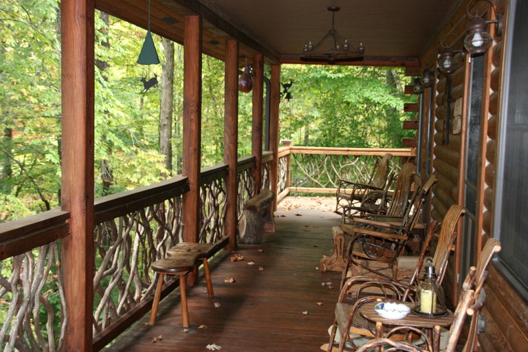 Cabins (Horse Shoe, North Carolina, United States)
