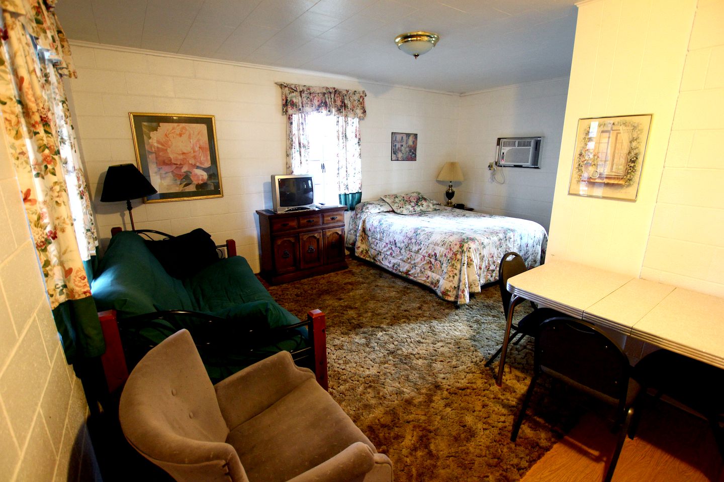 Cabins (Kingsland, Texas, United States)