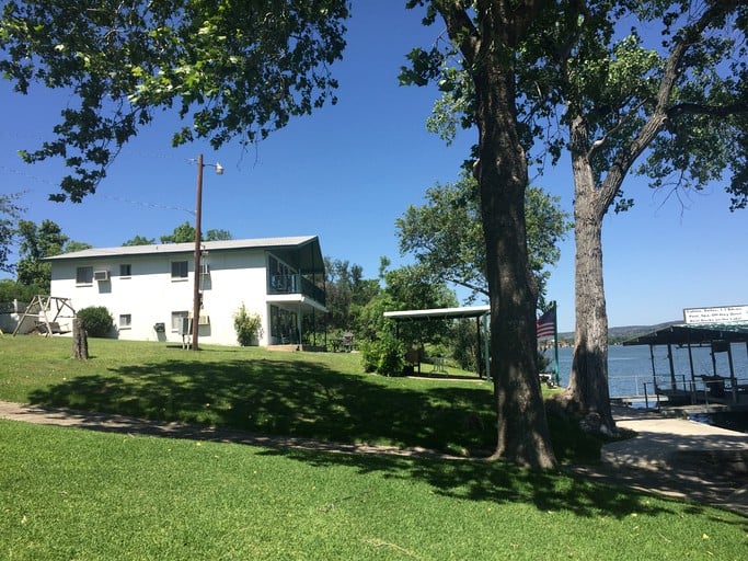 Cabins (Kingsland, Texas, United States)