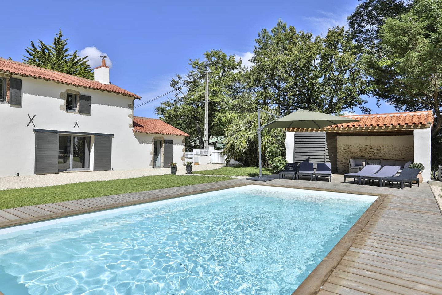 Breathtaking Villa with Pool, Garden and Luxury Indoor and Outdoor in France