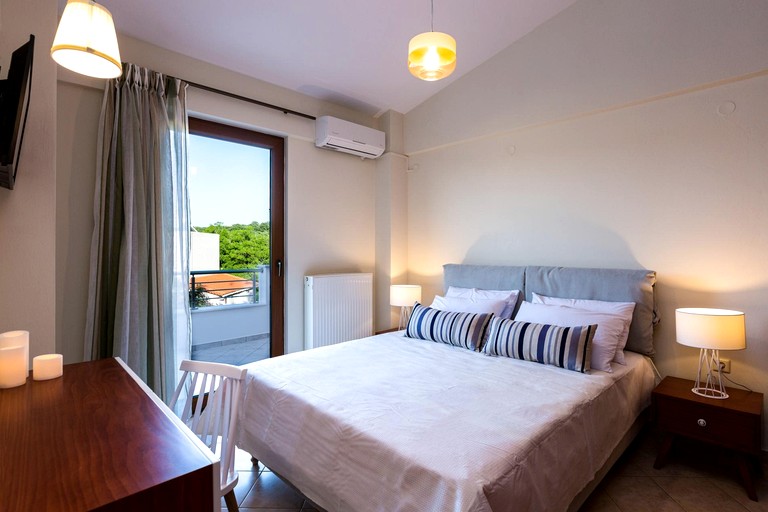 Vacation Rentals (Greece, Prines, Crete)