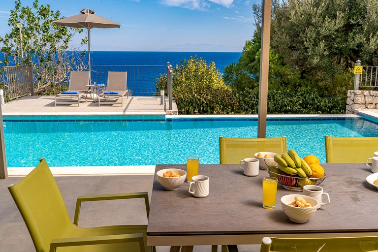 Vacation Rentals (Greece, --, --)
