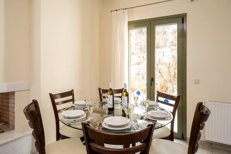 Vacation Rentals (Greece, --, --)