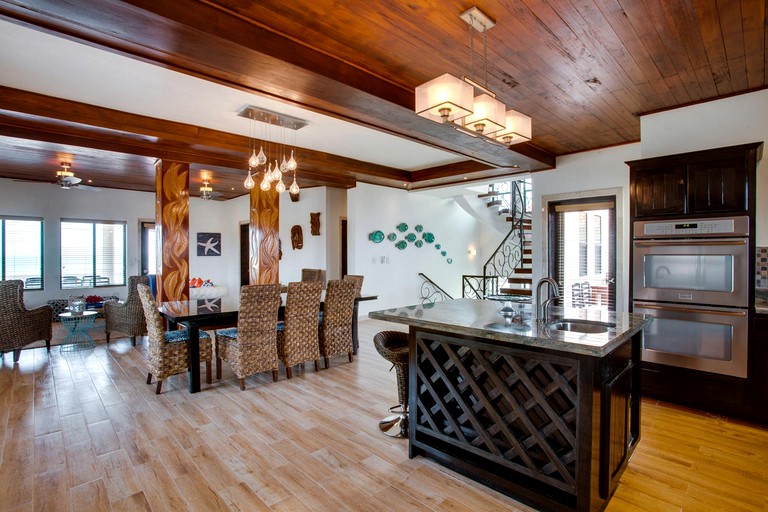 Vacation Rentals (Belize, Belize City, Belize District)