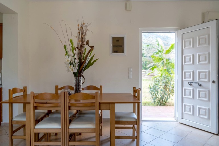 Vacation Rentals (Greece, Bali, Crete)
