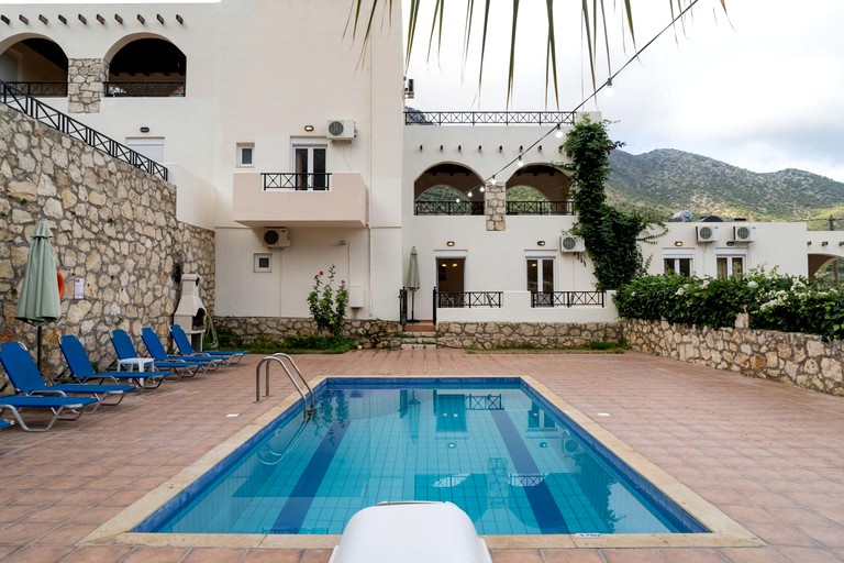 Villas (Greece, Bali, Crete)