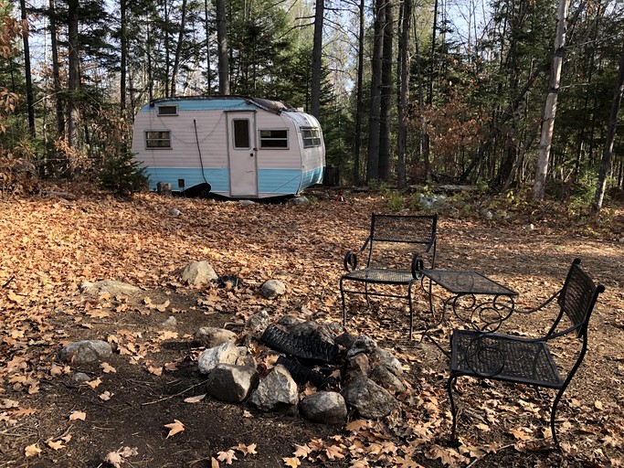 Caravans (United States of America, Chatham, New Hampshire)