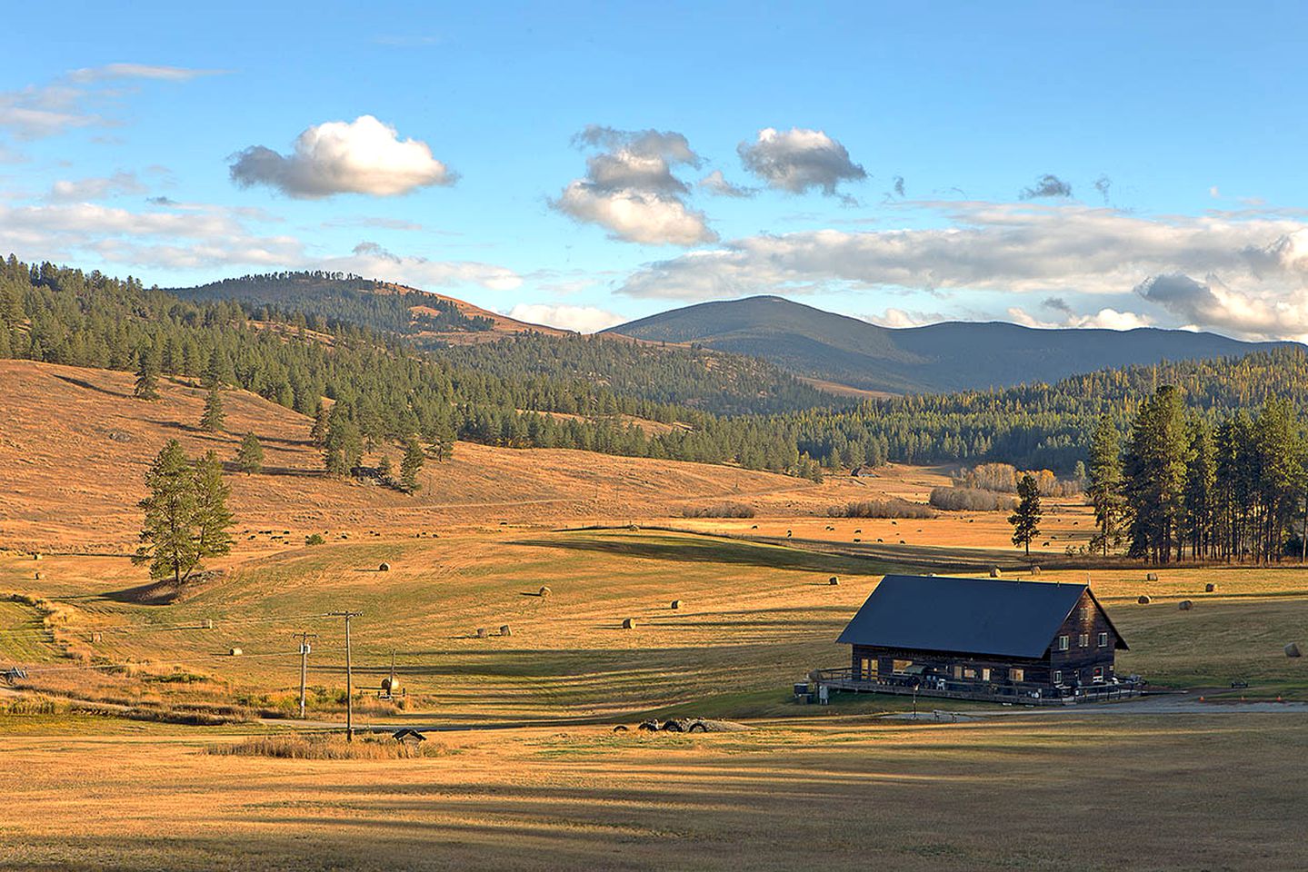 Cabins (Oroville, Washington, United States)
