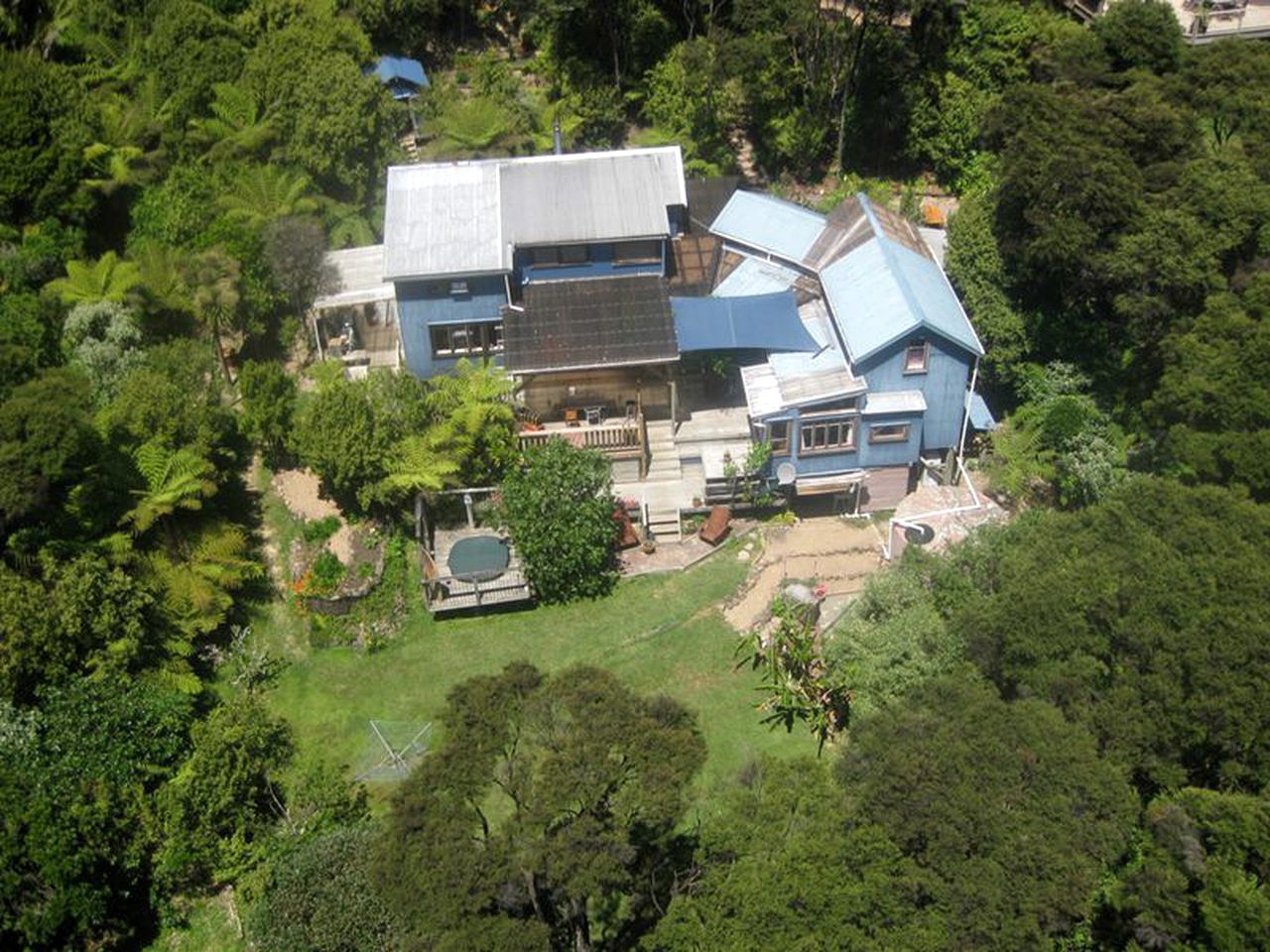 Nature Lodges (Waiheke Island, North Island, New Zealand)