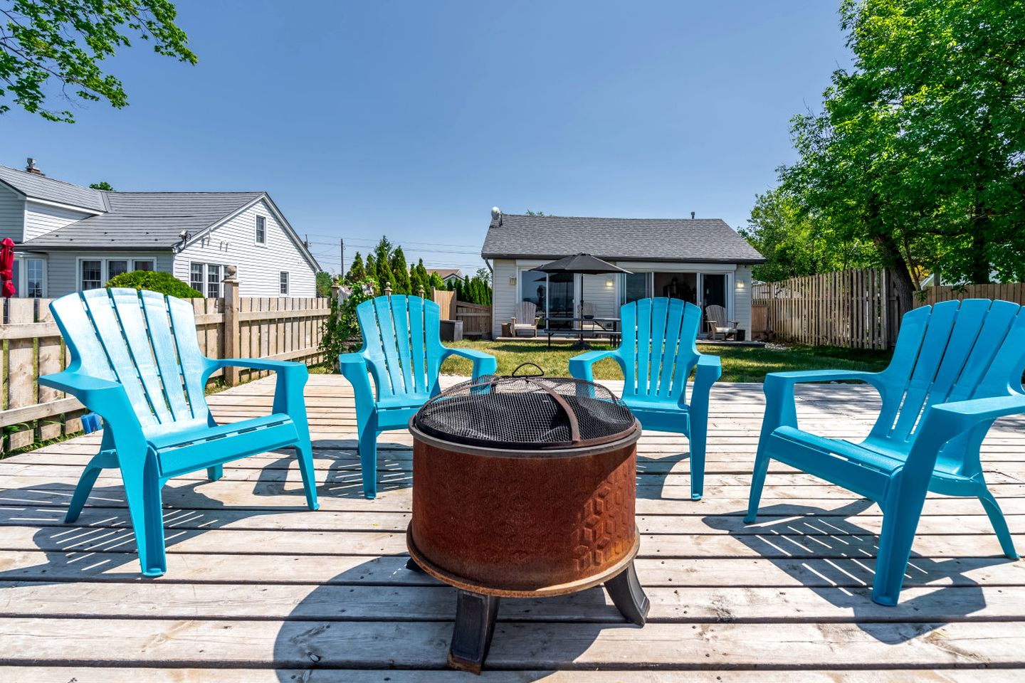Stunning Cottage with Nice Views and Fire Pit in Leamington, Ontario