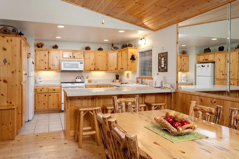 Cabins (United States of America, Big Bear Lake, California)