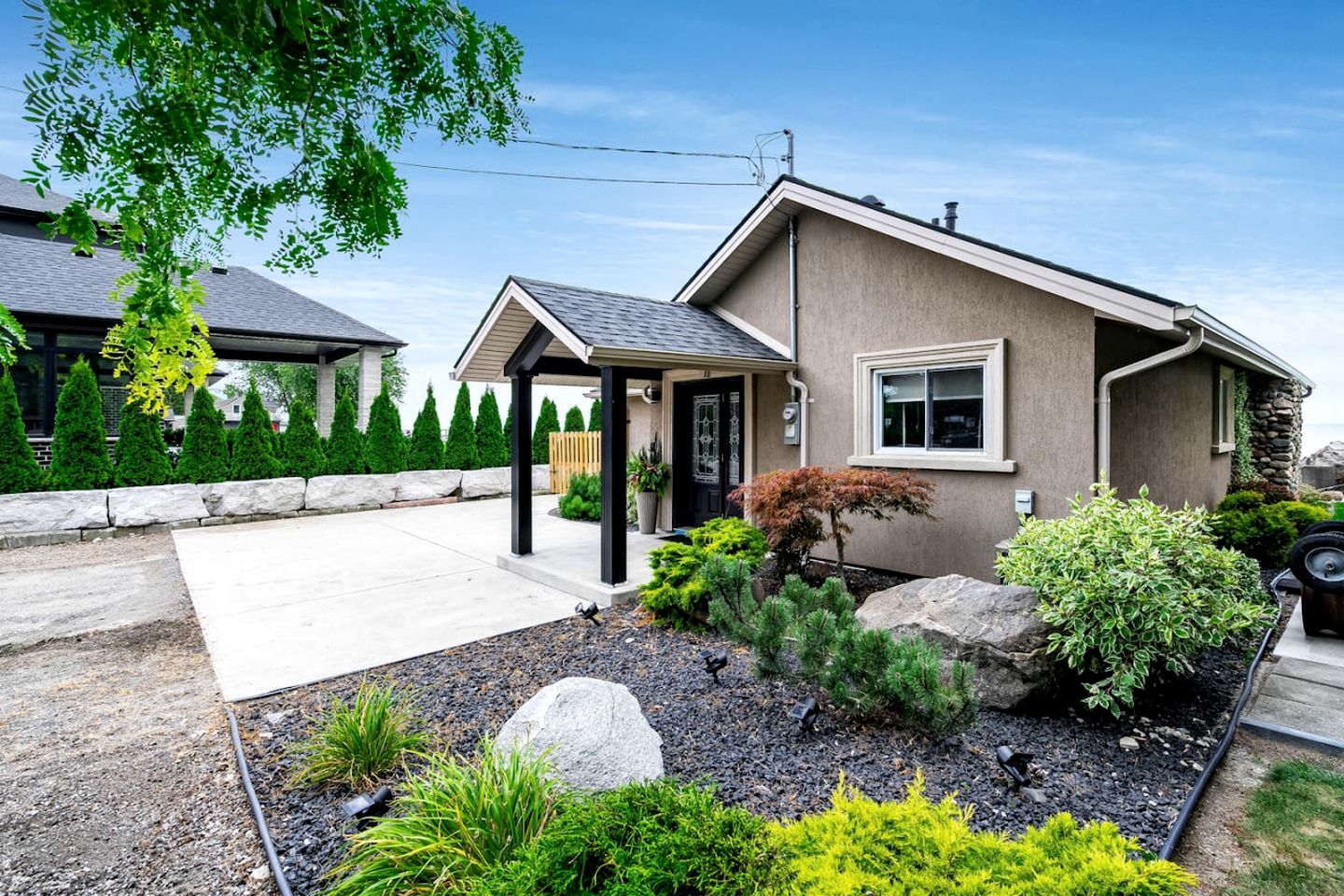 Cottages (Canada, Leamington, Ontario)