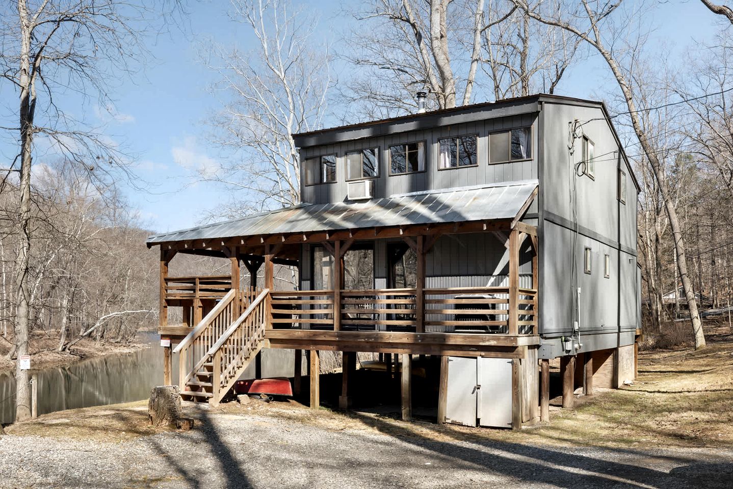 Radiant Riverfront Cabin Sanctuary near Cacapon River in West Virginia