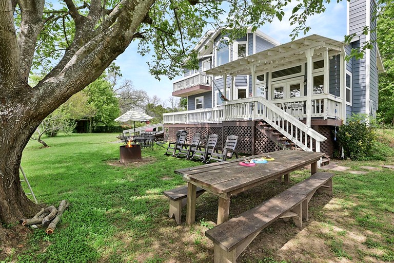Modern Riverfront Cabin Perfect for Water Activities in Texas