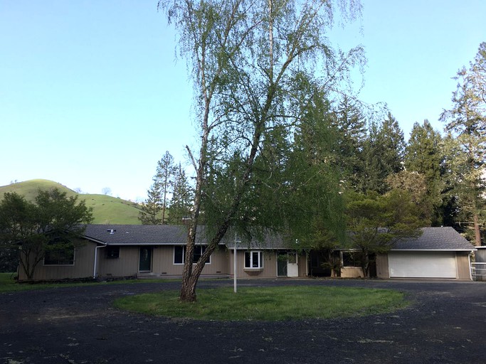 Waterfront Umpqua River rental