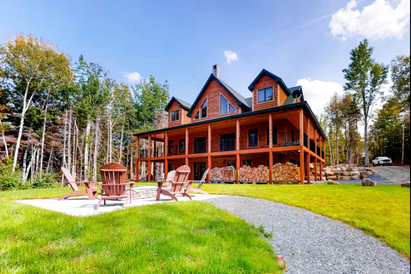 Waterfront Cabin with Spacious Interior and Fire Pit in Maine
