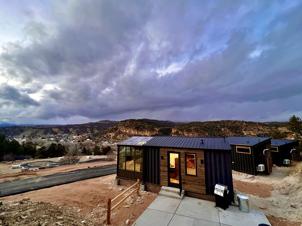 New Modern Tiny House with BBQ in Orderville, Utah