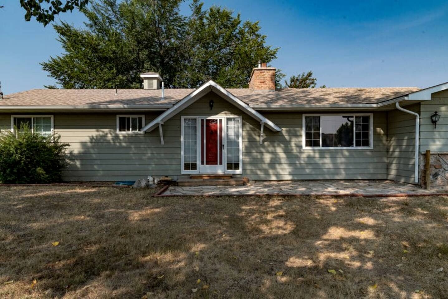 Spacious Dual-Home Mountain Escape with Hot Tub and Creek Views Near Trails in Lander, Wyoming
