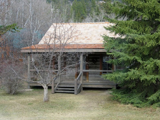 Cabins (Windemere, British Columbia, Canada)
