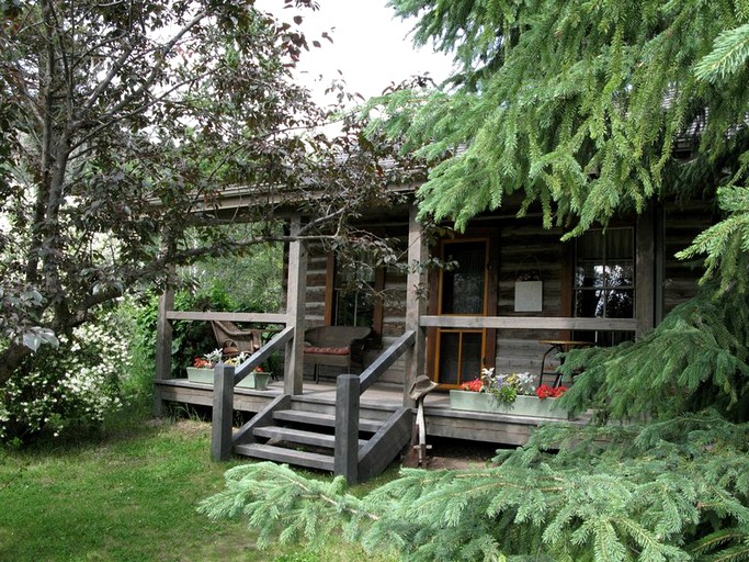 Cabins (Windemere, British Columbia, Canada)