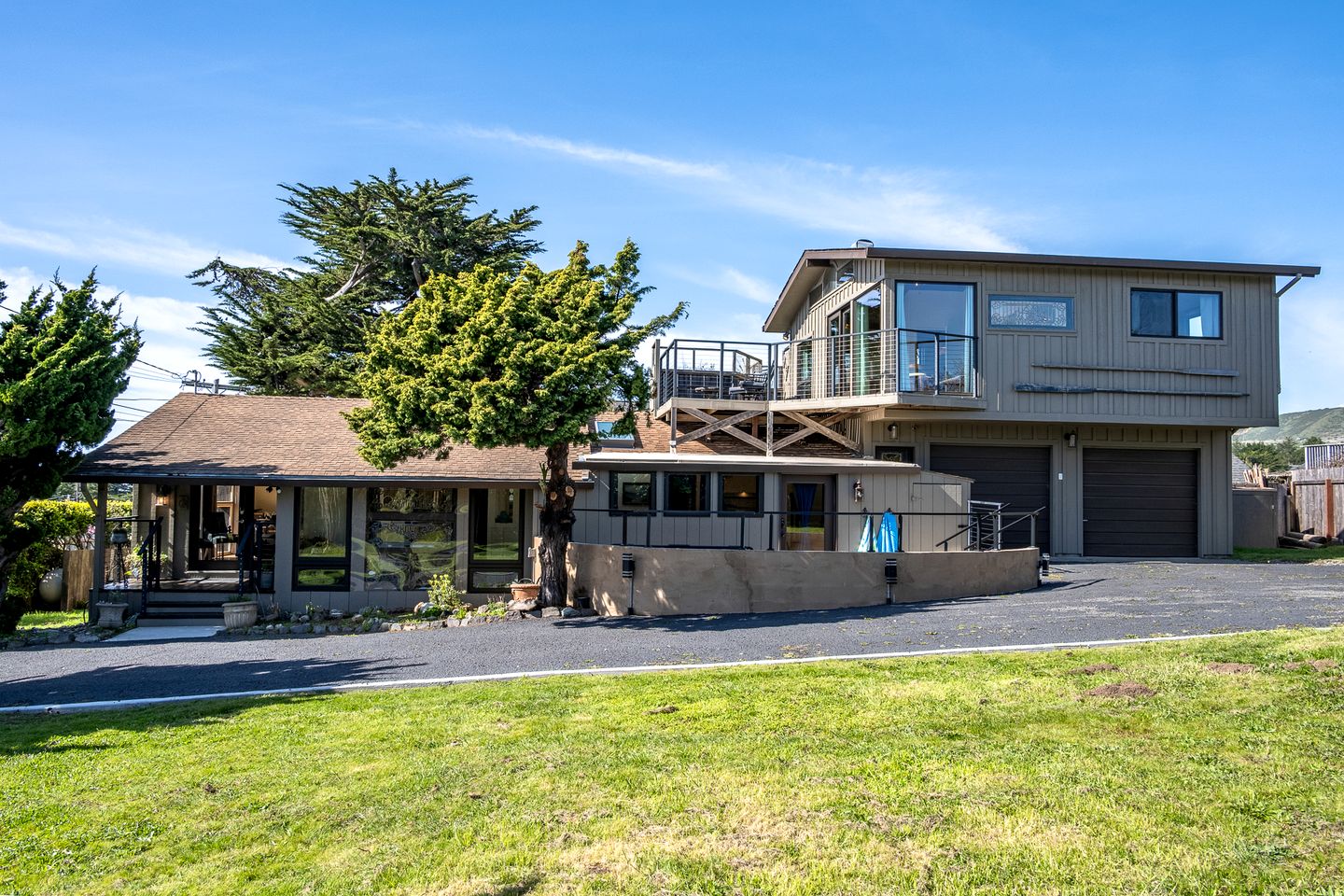 Gorgeous Coastal Cottage with Private Hot Tub in Bodega Bay, Perfect for a Weekend Escape by the Sea