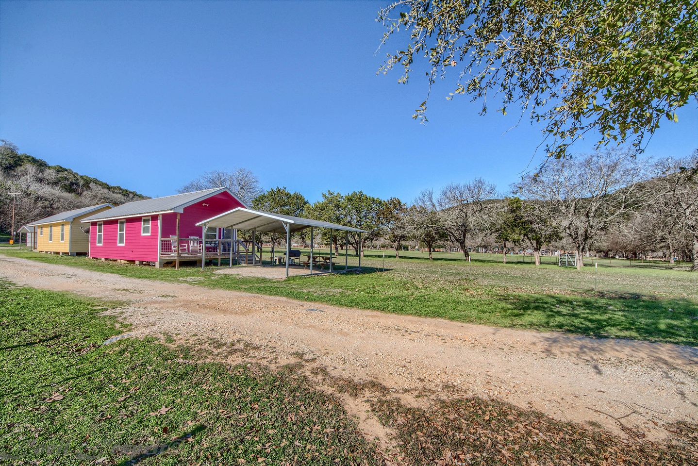 New Braunfels Glamping Cabin, Ideal for a Family Getaway in Texas
