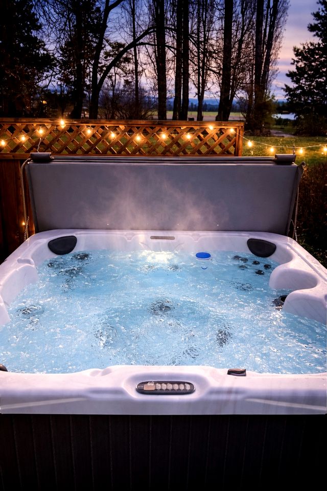 Wonderful Cabin with Fire Pit and Barbecue in Lynden, Washington