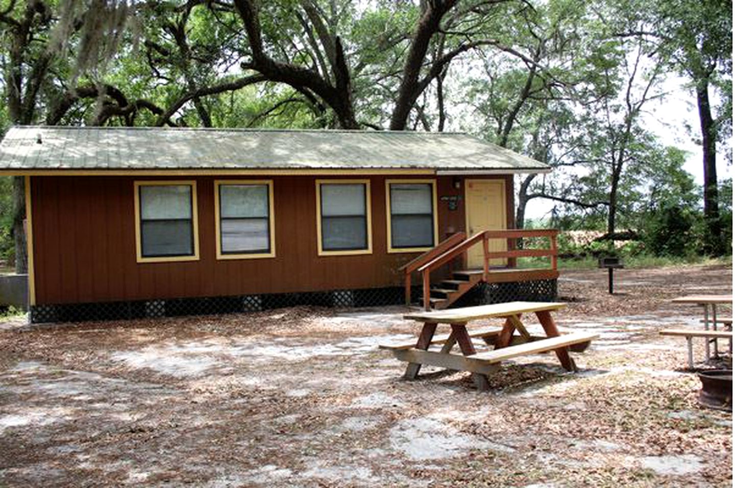 Cabins (Madison, Florida, United States)
