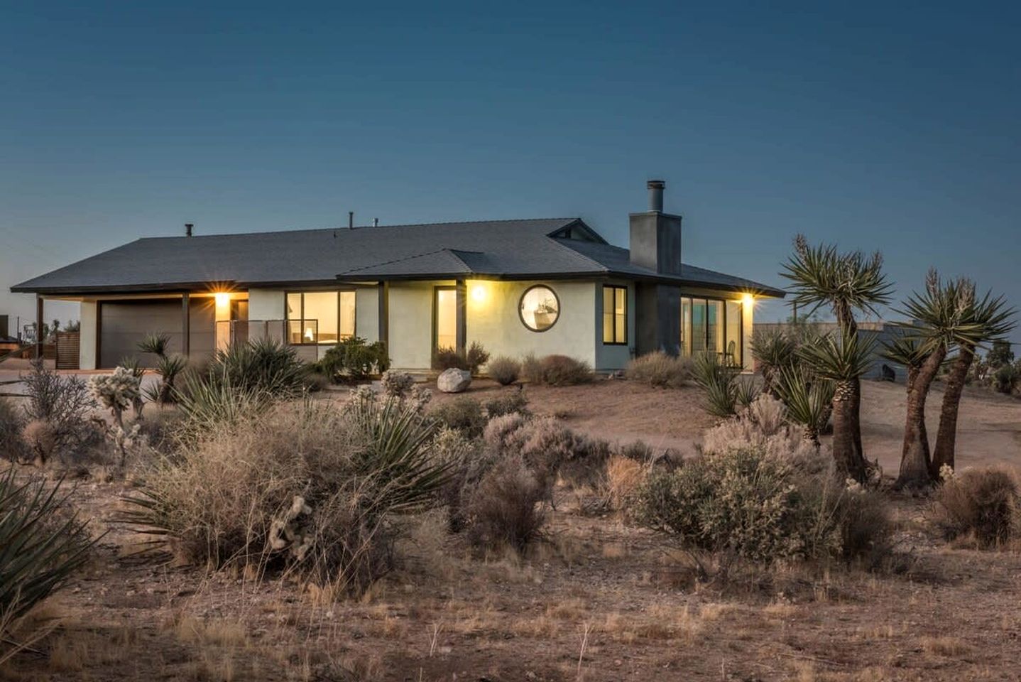 Joshua Tree Glamping Oasis with Outdoor Shower and Private Hot Tub, near Palm Springs, California
