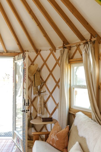 Yurts (United States of America, Lakeway, Texas)