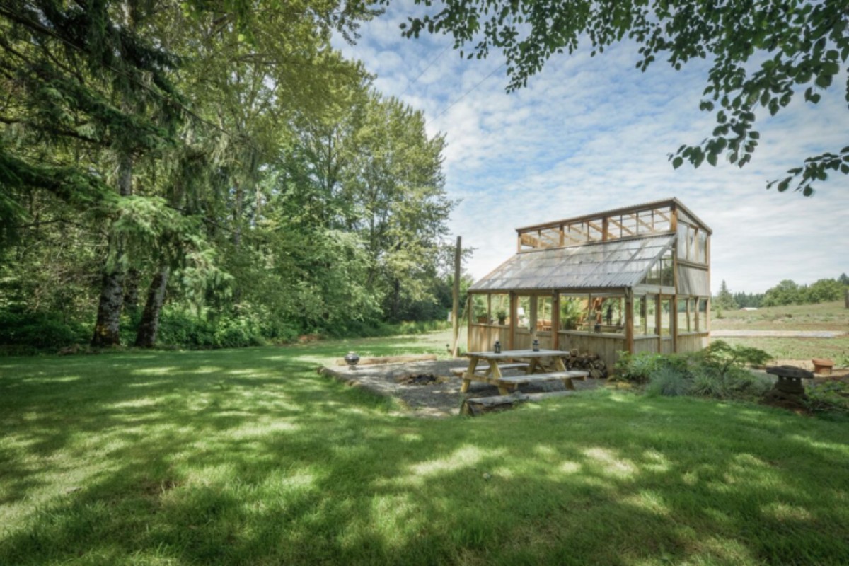 Gift a Pet-Friendly Stay near Minneapolis