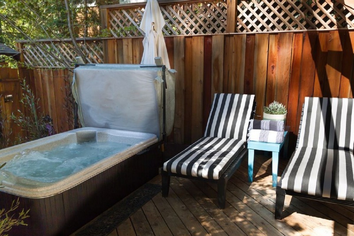 Luxury Rentals with Wifi and Private Hot Tub in California