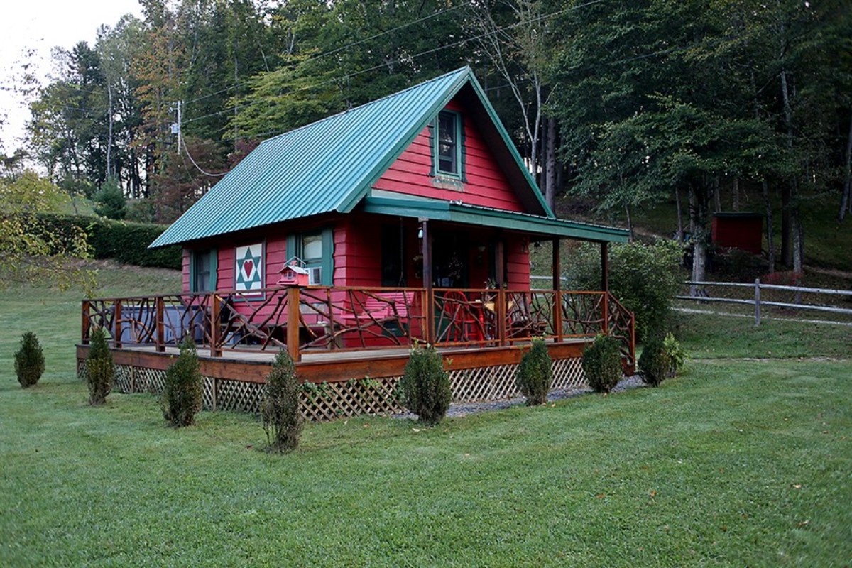 Romantic Cabins near Boone