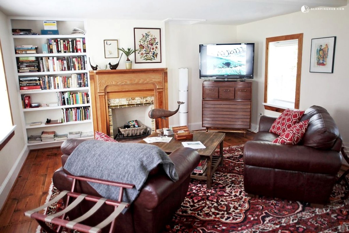 Romantic Country Cottages with Fireplaces