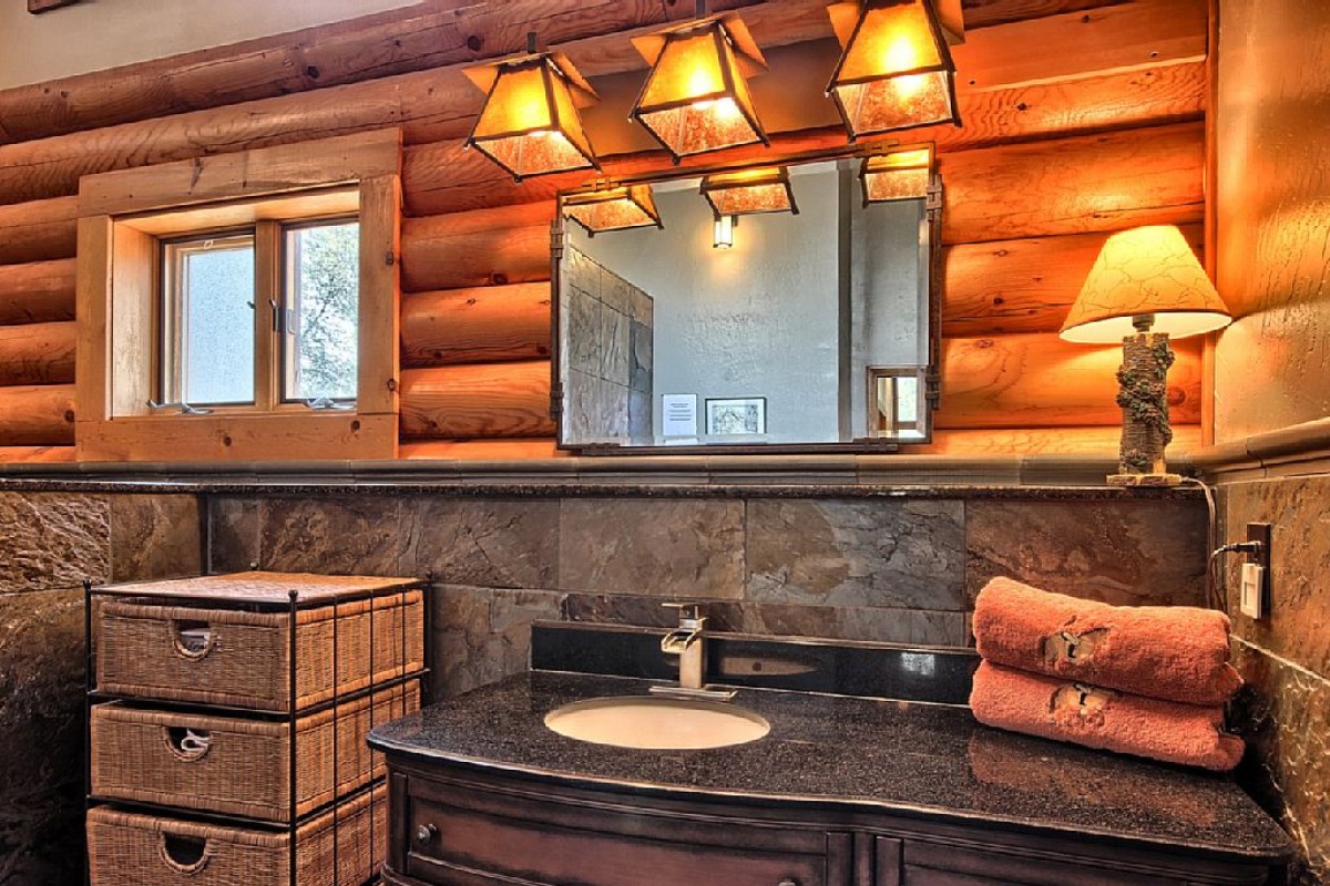 Tree House Cabins in Yosemite