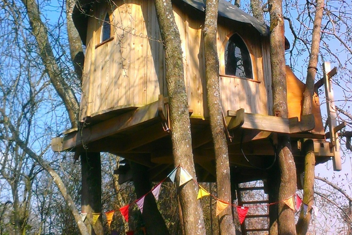 UK Tree House Glamping