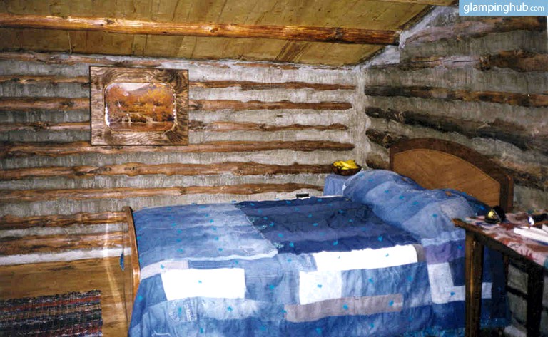 Cabins (Ririe, Idaho, United States)