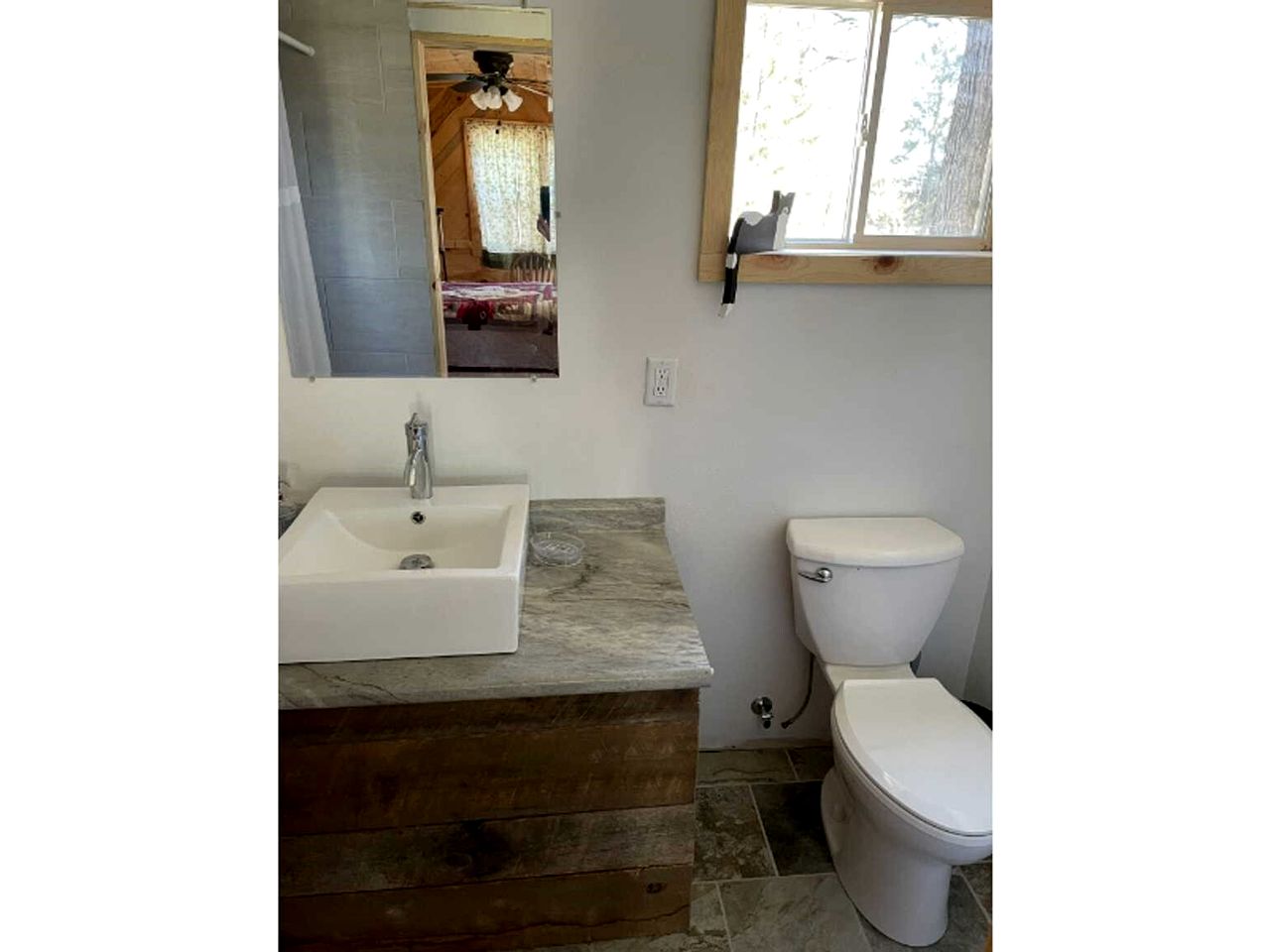 Cozy Cabin with Ensuite Bathroom for a Romantic Escape in Greenwood, Wisconsin