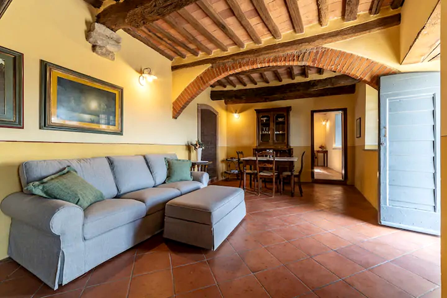 Fabulous Tuscany Holiday Rental with a Pool and Jacuzzi