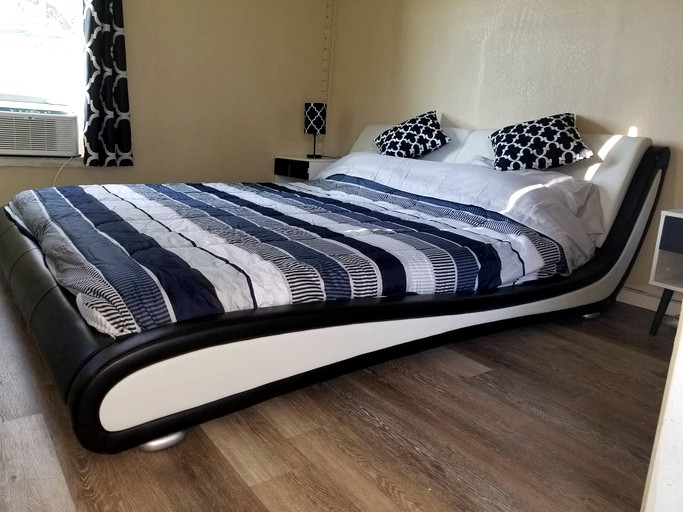 Cabins (Killeen, Texas, United States)