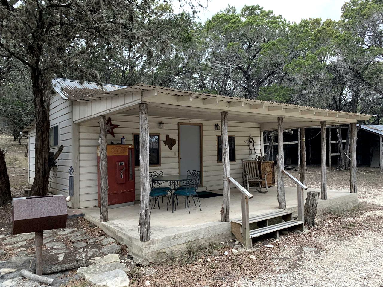 Cozy Bandera Cabin Rental on the Medina River