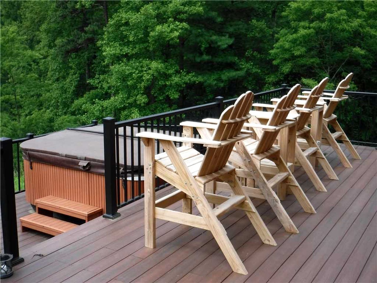 Cabin Ferguson, North Carolina Glamping Hub