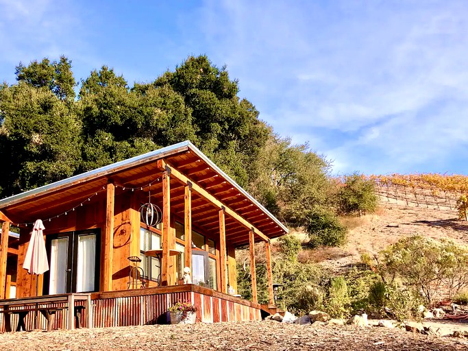 Paso Robles cabin for glamping in California