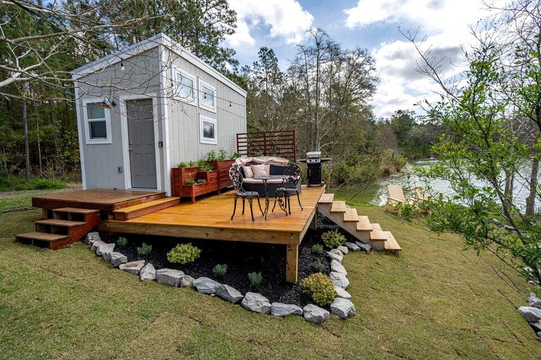 Tiny house rental for glamping in South Carolina